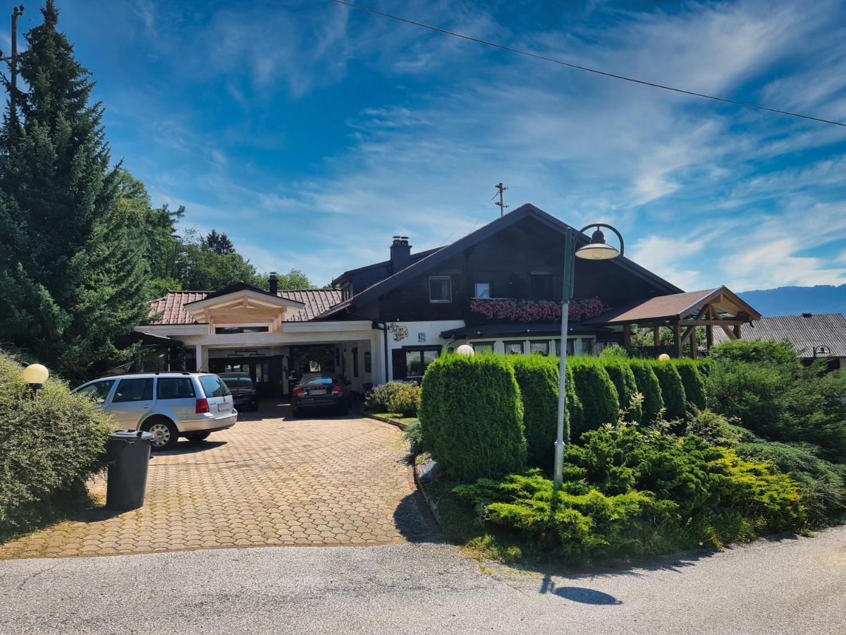 Gaestehaus Auf Der Hoehe Keutschach am See Exterior photo