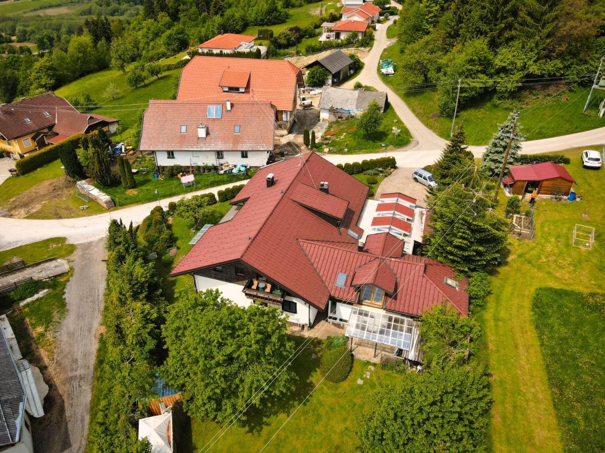 Gaestehaus Auf Der Hoehe Keutschach am See Exterior photo