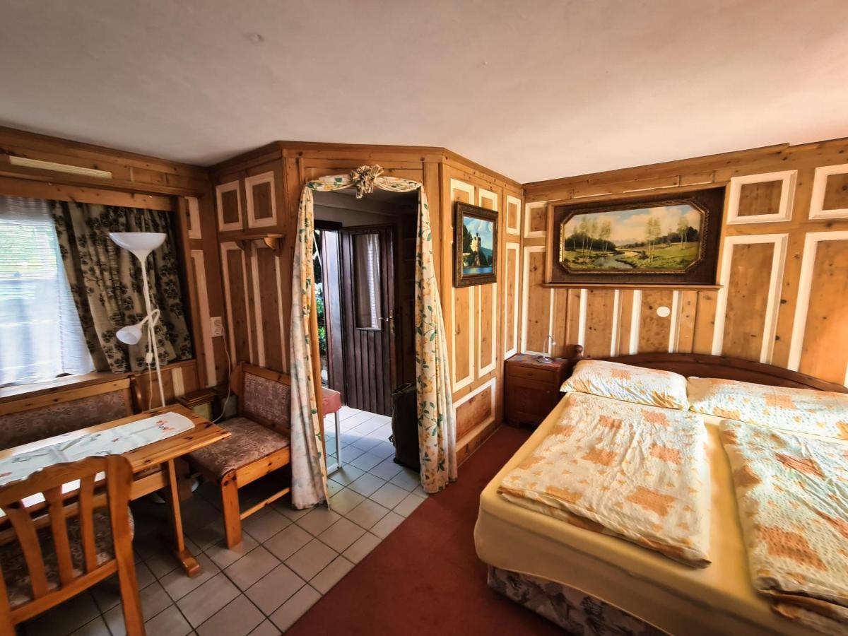 Gaestehaus Auf Der Hoehe Keutschach am See Exterior photo